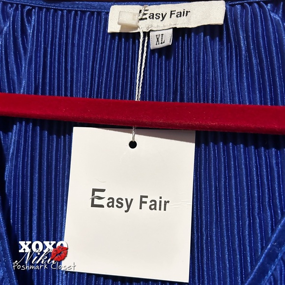 💙Beautiful Blue Blouse💙 - Picture 4 of 5